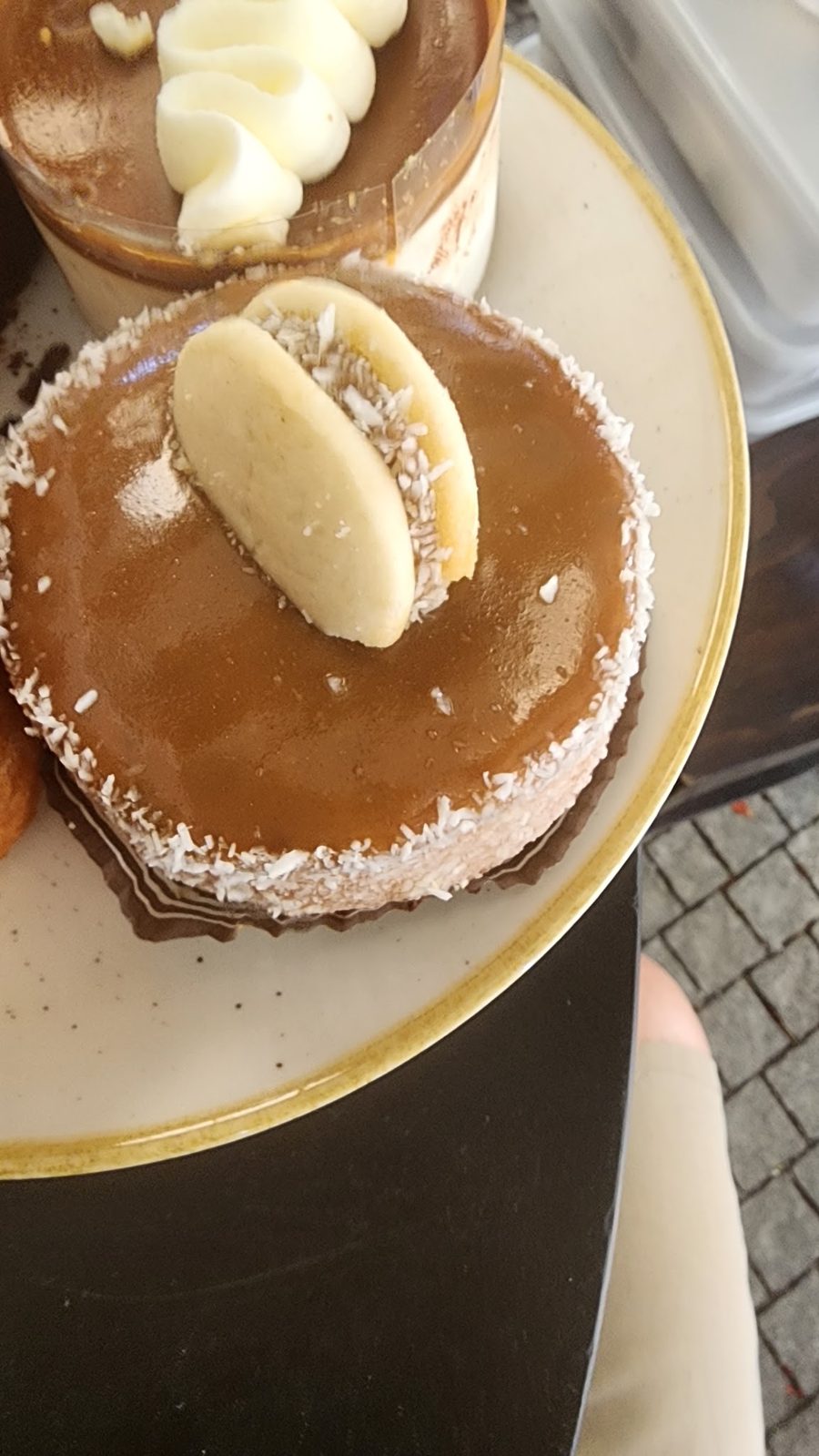 מאפים מתוקים עם קרם